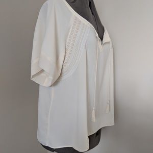 American Eagle Cream Top Embroidered Detail Size L
